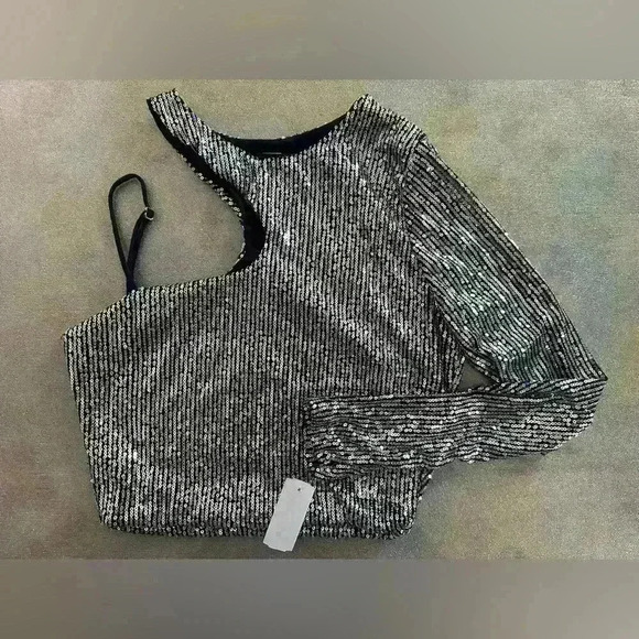 Jaidi Sequins Asymmetrical Top in Silver (494) - Picture 9 of 11